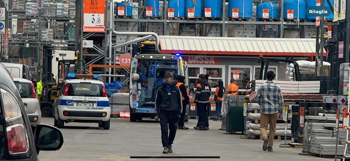 Aprilia, cliente del superstore investito dal muletto: &egrave; grave 