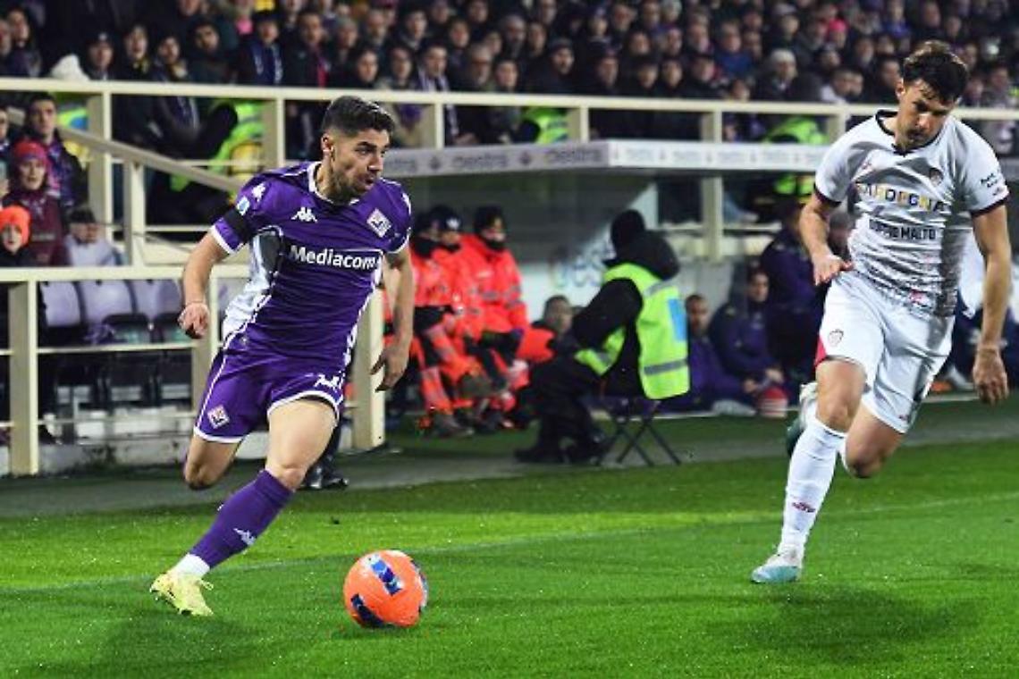 Il Cagliari passa al "Franchi": 2-1 contro la Fiorentina