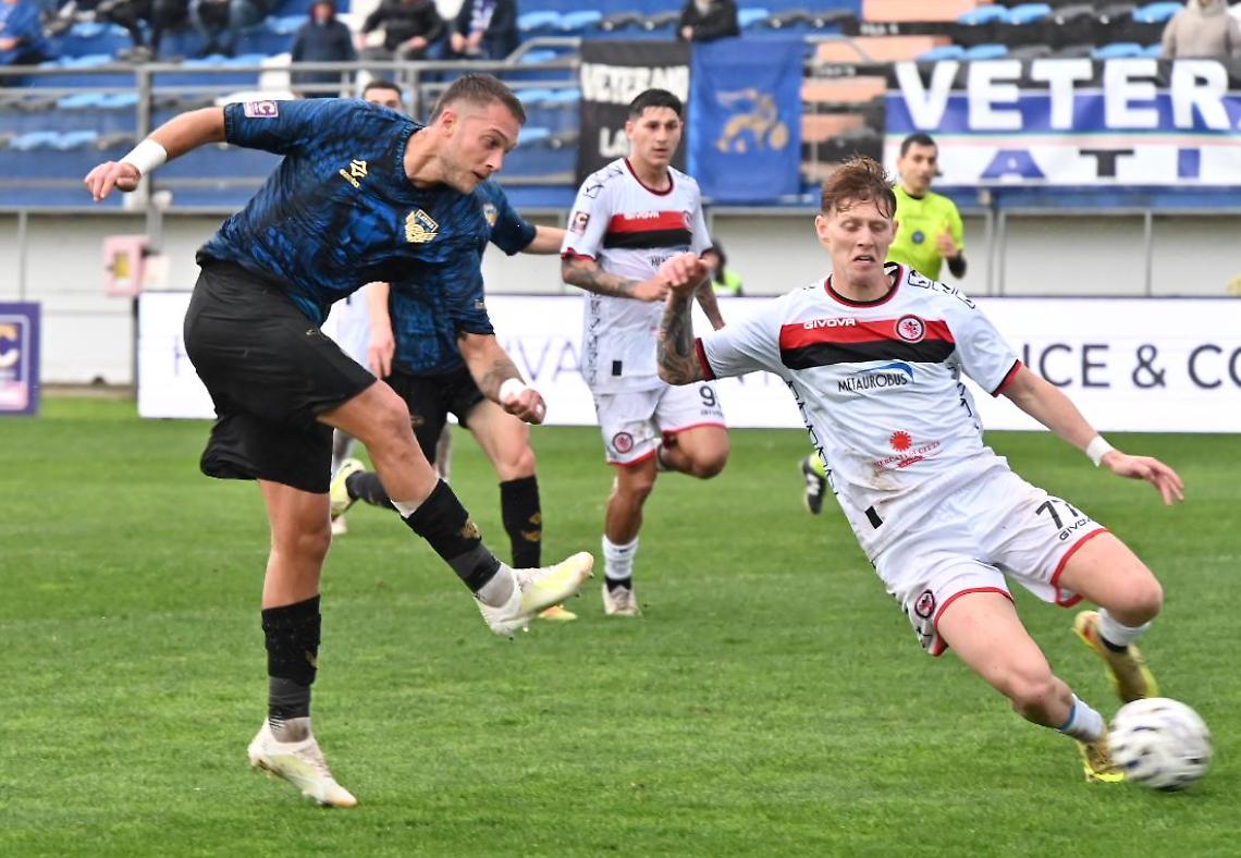 Crotone - Latina [DIRETTA]