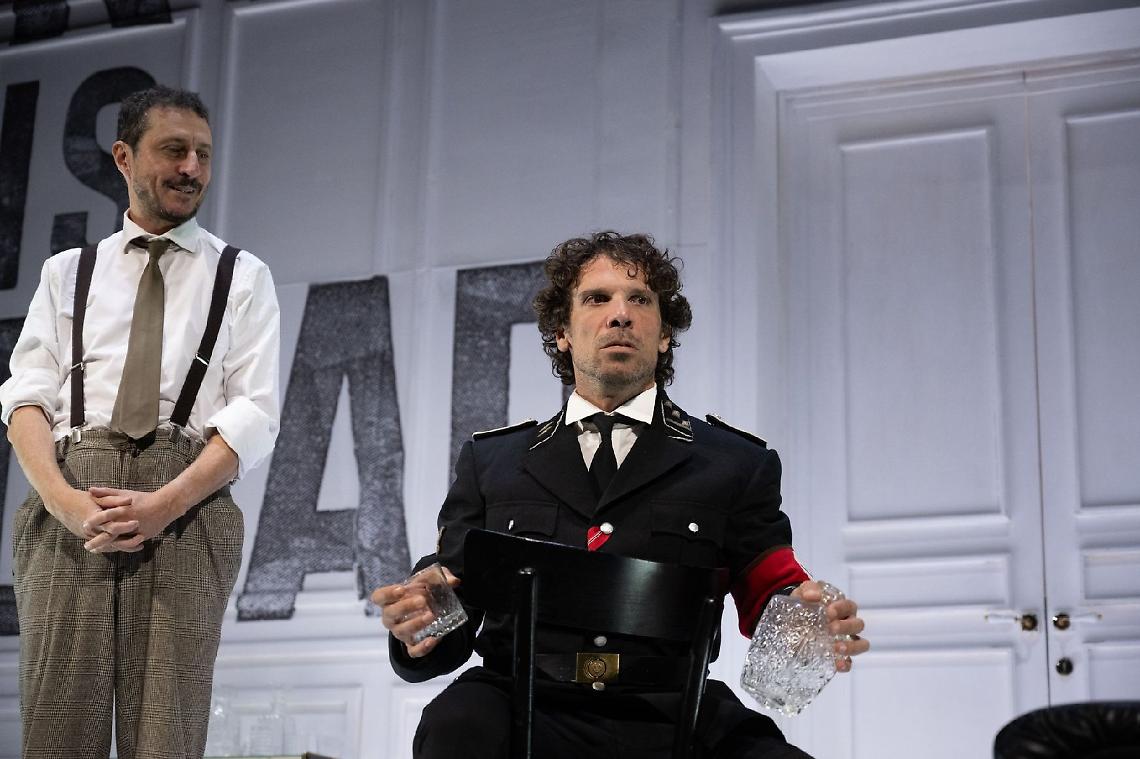 Si torna a teatro: al D'Annunzio "Il medico dei maiali"