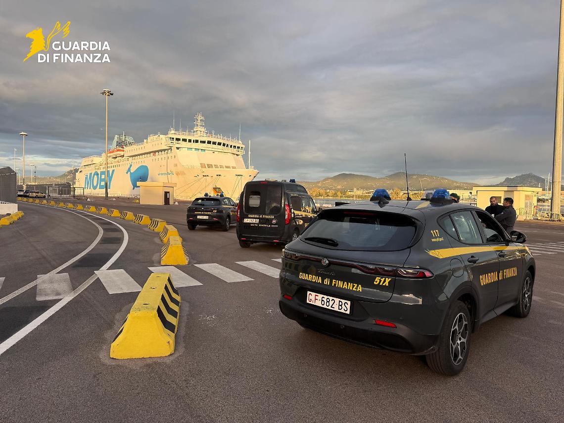 Sbarca a Olbia con 23 chili di cocaina: arrestato un 30enne della provincia di Latina