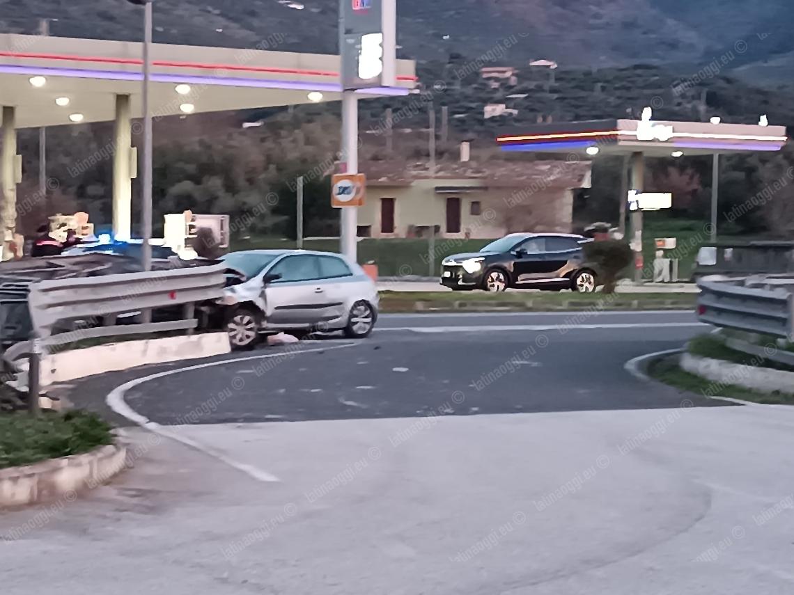 Incidente mortale dopo la gita: muore accanto al marito