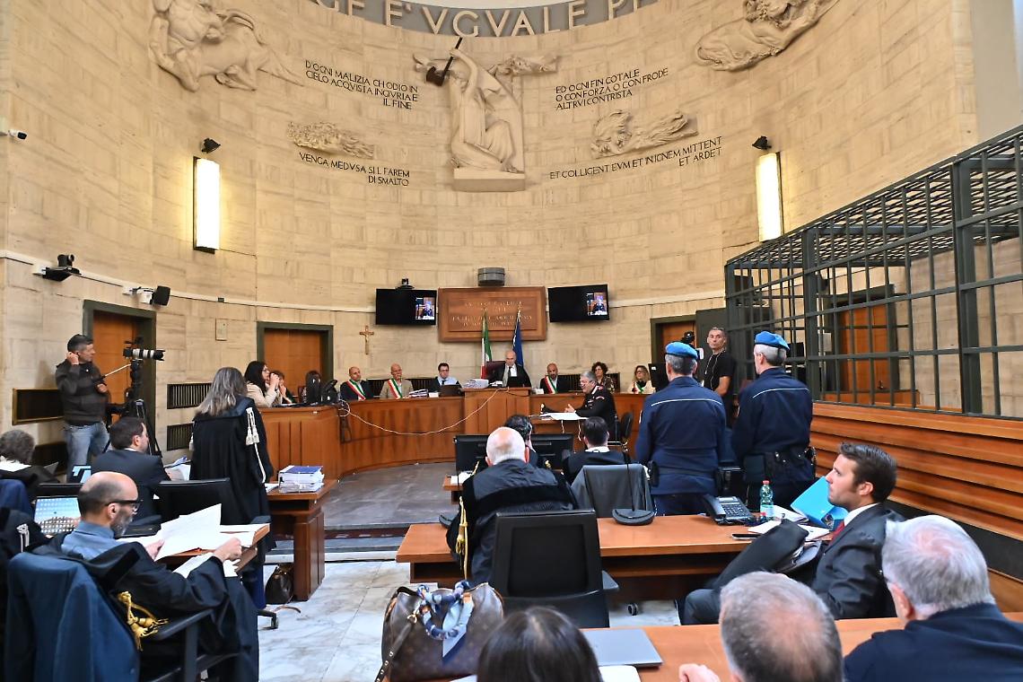 Processo Satnam, il chirurgo che lo ha operato: "Ha perso due litri di sangue"