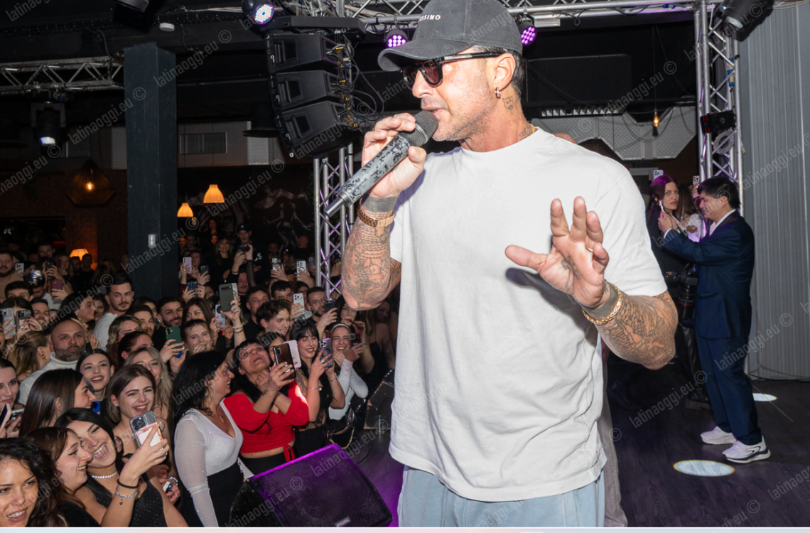 Il ciclone Corona ne ha per tutti: "I 160 milioni di Mediaset? Una intimidazione"