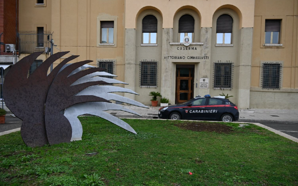 Vende un trattore tagliaerba e viene truffato