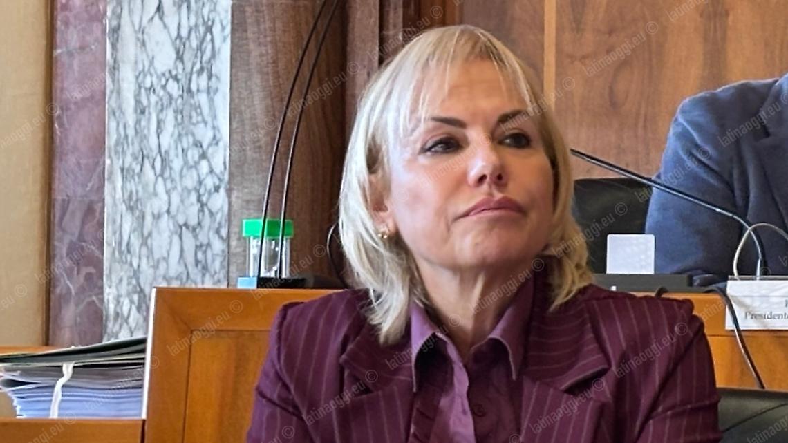 Dimissioni Nasti. Celentano: "Nessun terremoto politico". Ma pesano gli attacchi di Muzio e Addonizio