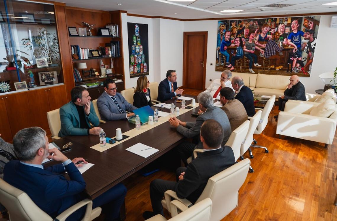 Rafforzare i collegamenti con le isole pontine: incontro in Regione