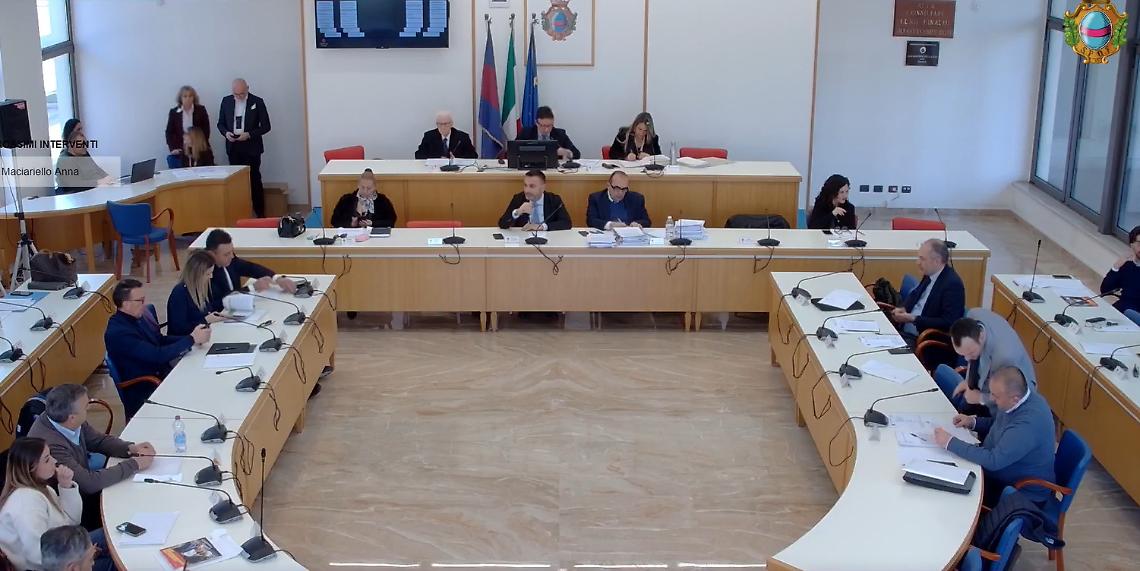 Fondi, il resoconto del Consiglio comunale: i temi affrontati