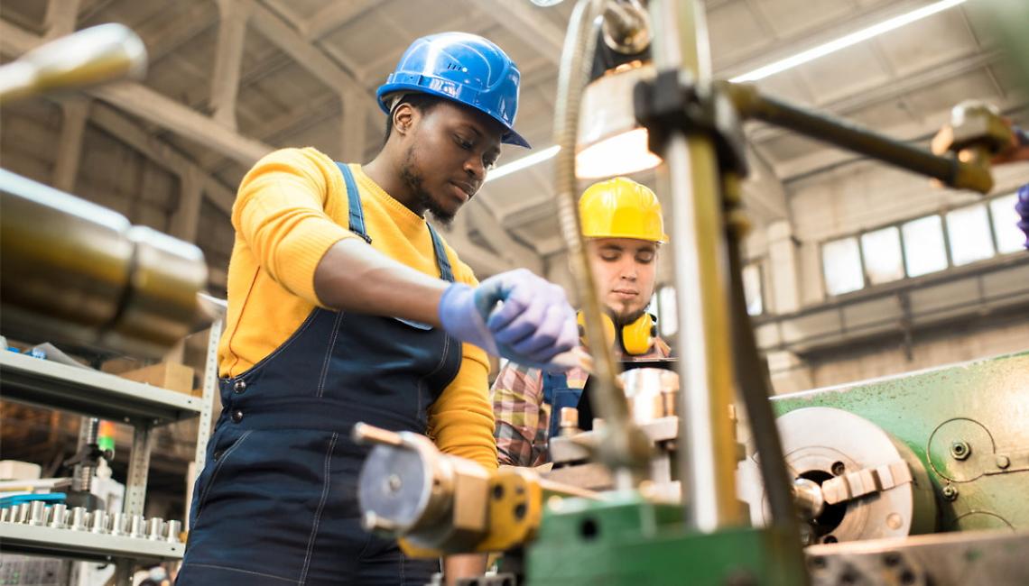 Lavoro, un assunto su quattro &egrave; straniero