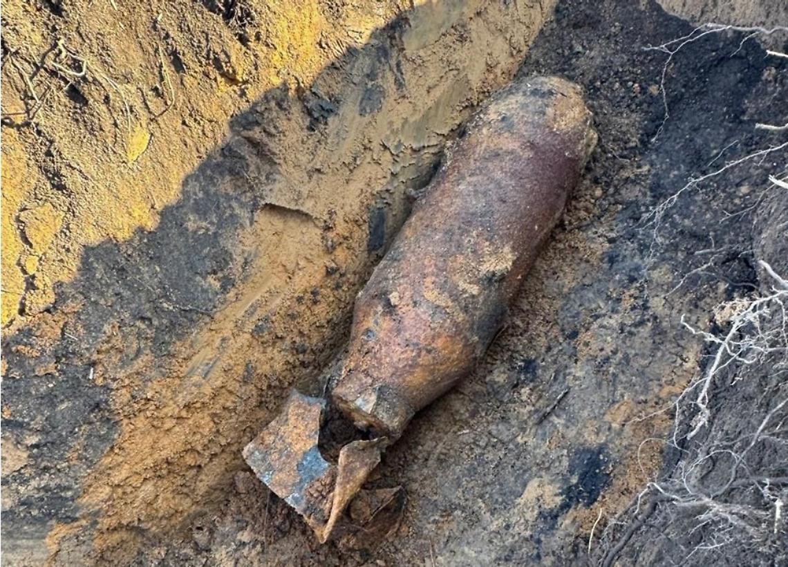 Bomba d'aereo a rischio esplosione, Campo di Carne da evacuare