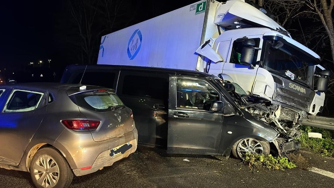 Tragedia sulla Pontina, l'ipotesi del malore all'origine dell'incidente