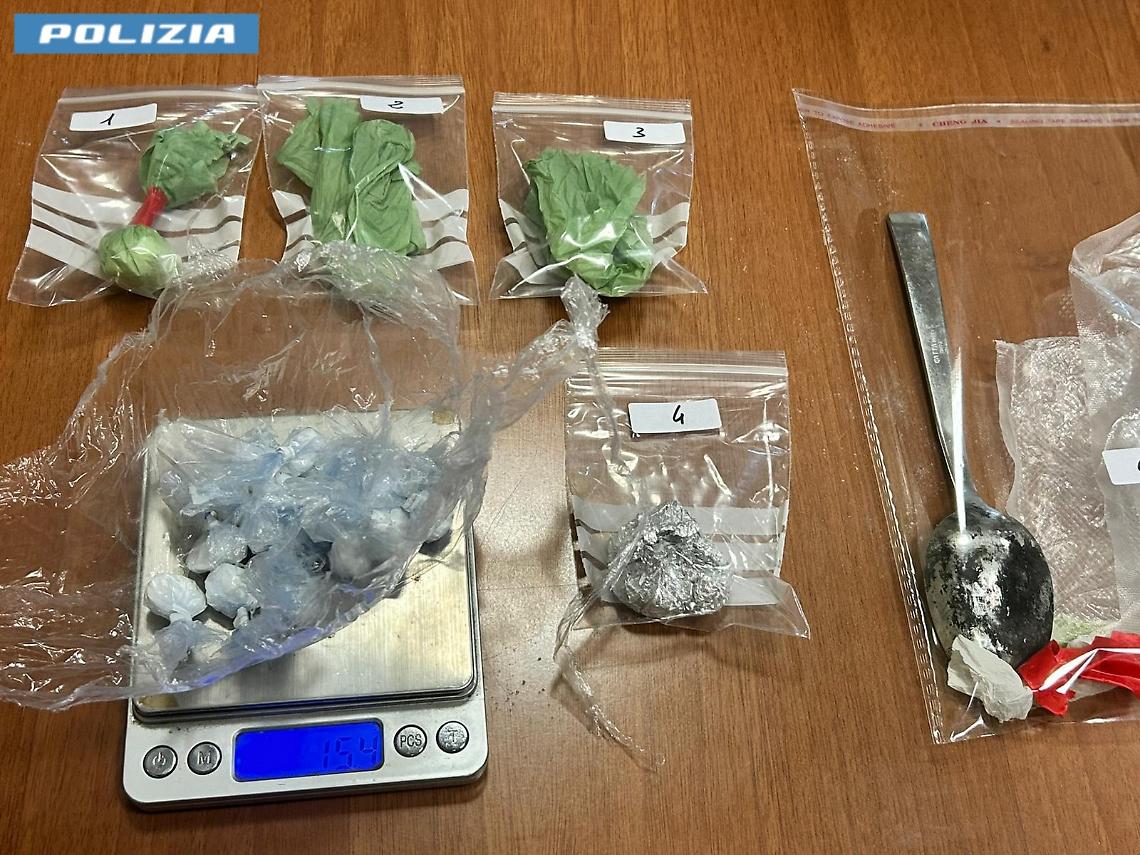 Ai domiciliari ma con la droga in casa: arrestato di nuovo