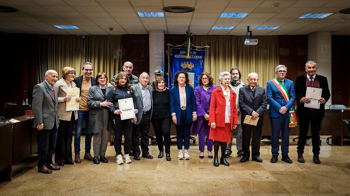 Premio Cisterna, applausi e memoria: premiate le eccellenze della citt&agrave;