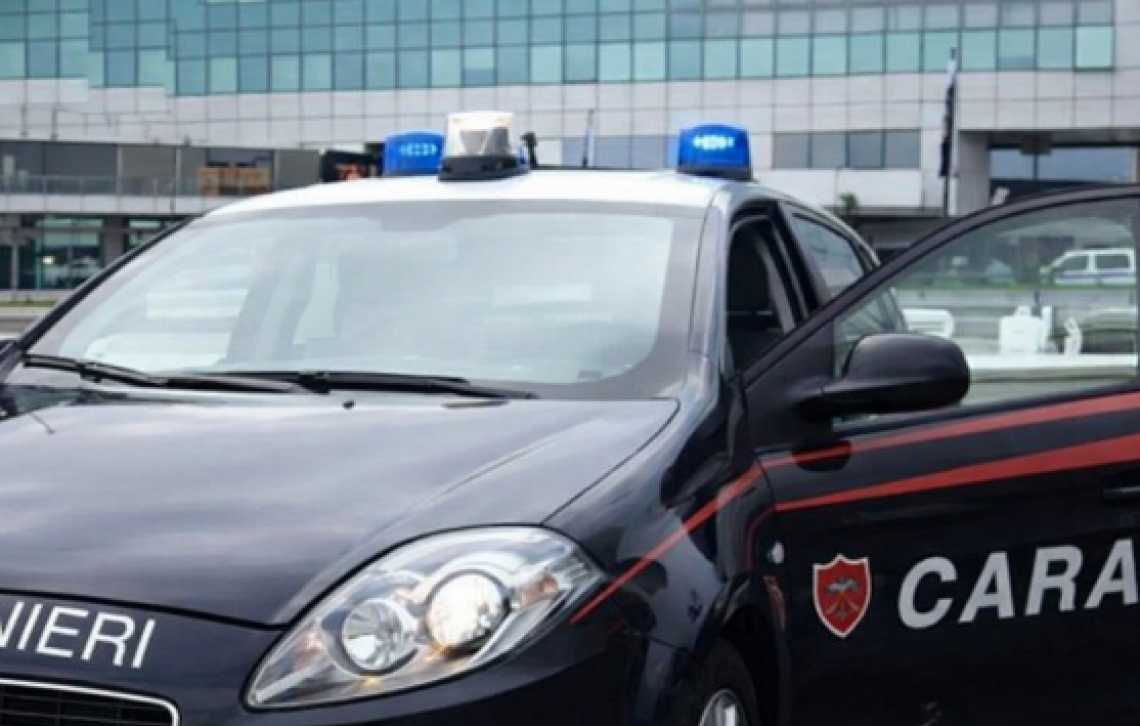 I Carabinieri denunciano una ventisettenne per tentato furto