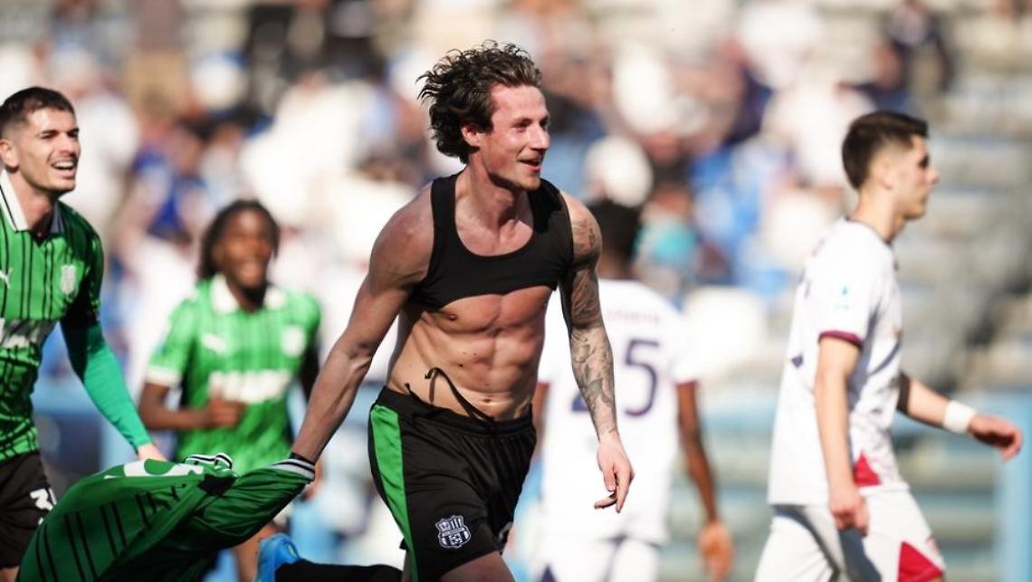 Sassuolo in rimonta supera 2-1 il Cagliari