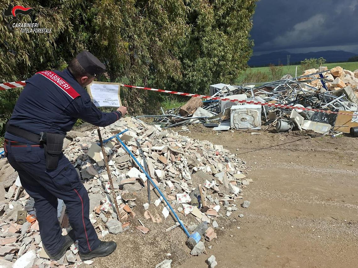 Latina, incendio di rifiuti speciali: denunciato il titolare di una ditta