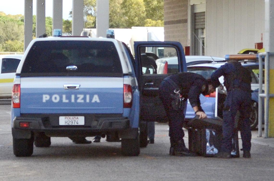 &nbsp;Compra casa e trova un ordigno in un'intercapedine, intervengono gli artificieri