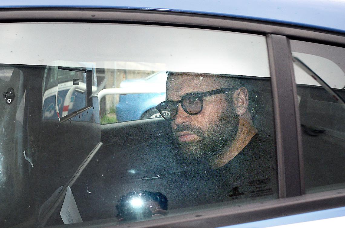 Trovato sulle scale, Alessandro Zof denunciato dai carabinieri per evasione