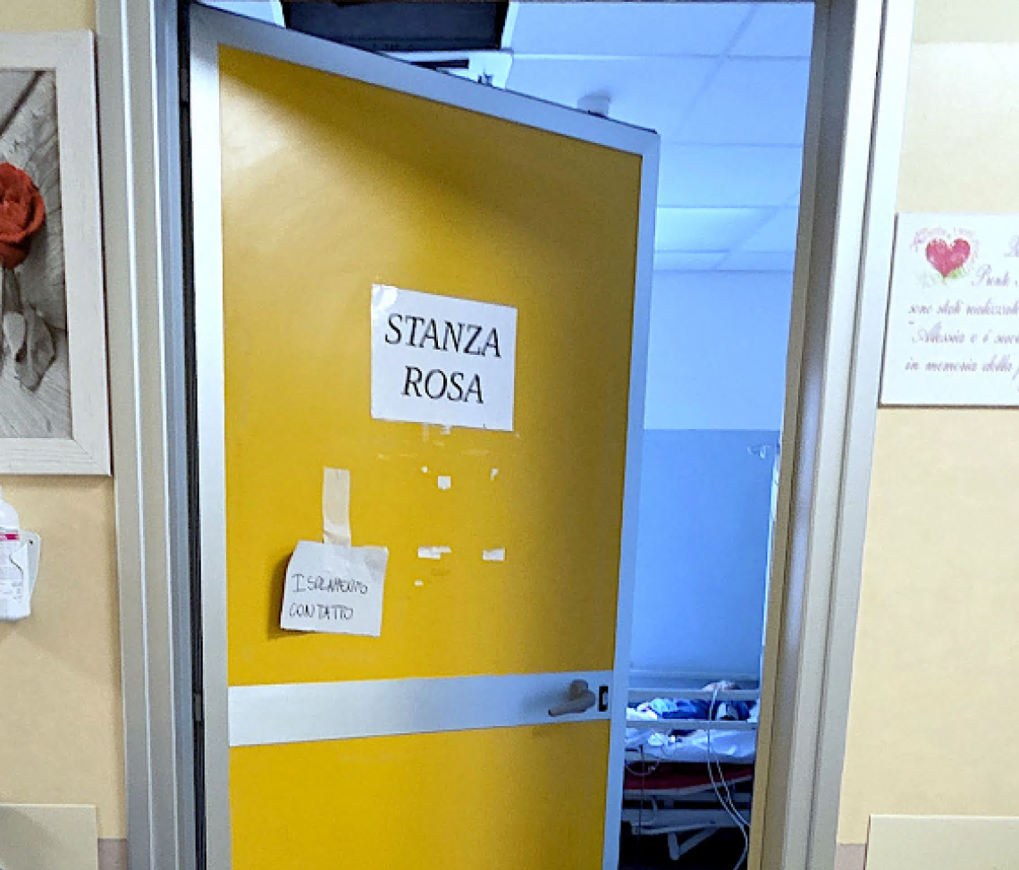 La stanza dei codici rosa occupata da un mese