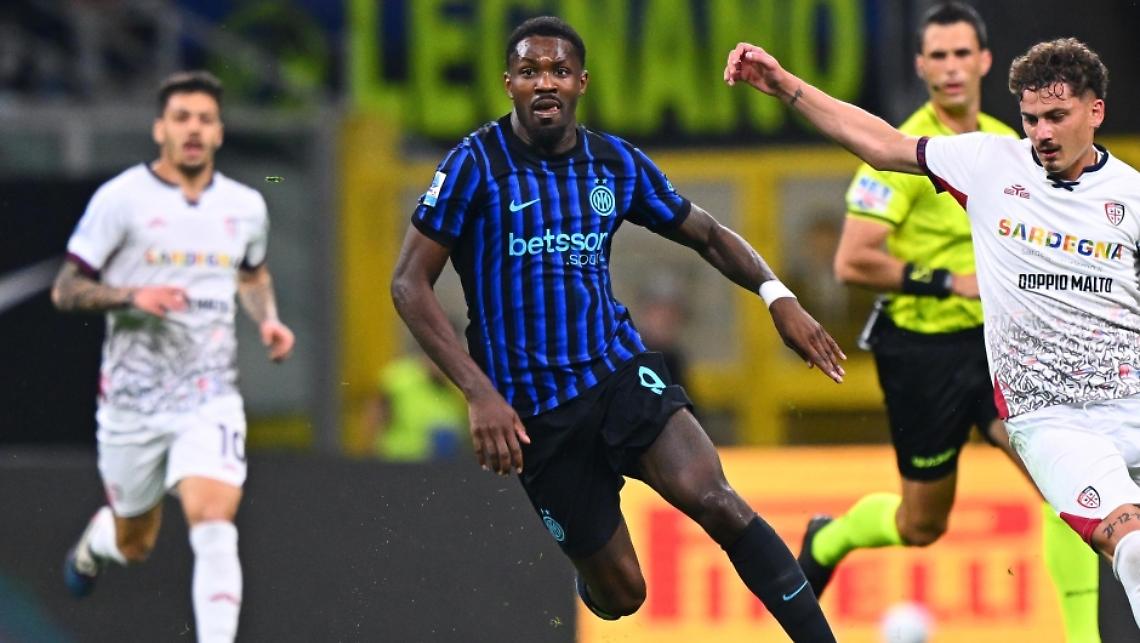 Inter, le mani sullo scudetto: 3-0 al Cagliari