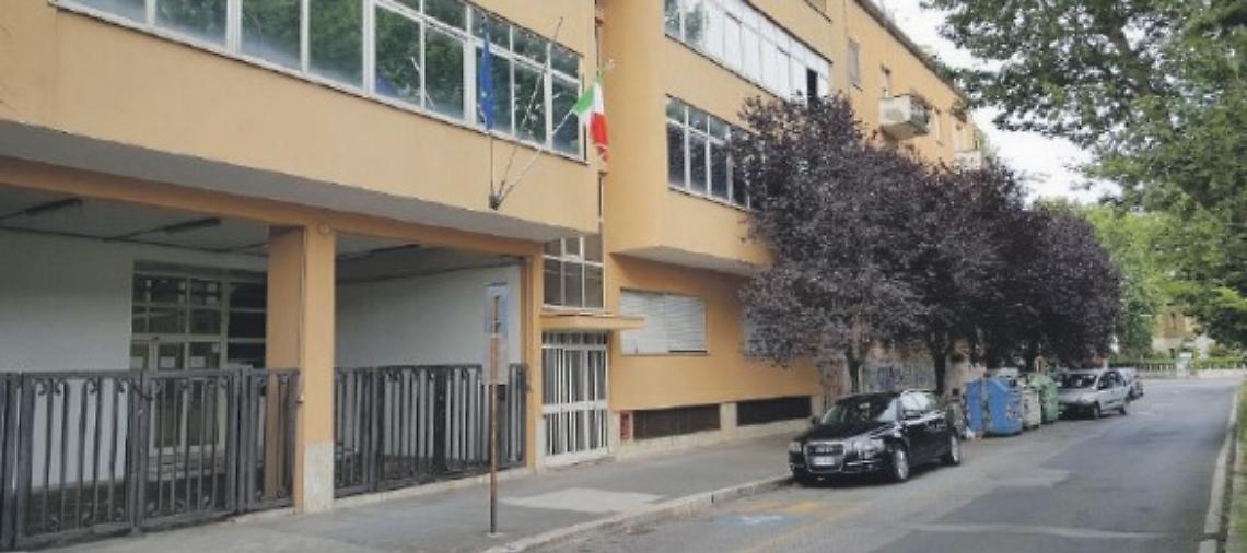 "Avrai lo stipendio, se lasci il sindacato"