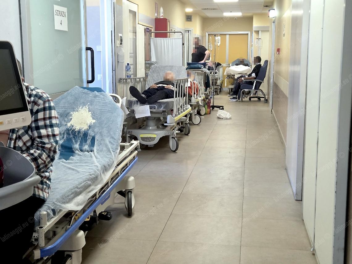 Anche una folle aggressione nel pronto soccorso straniero