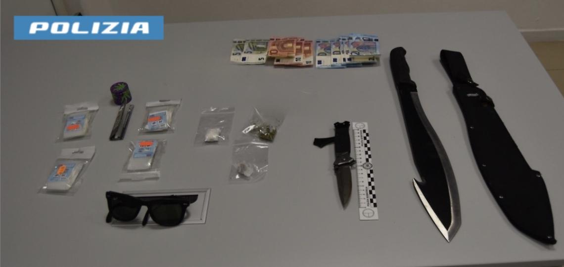 Fondi, arrestato uomo per spaccio e possesso di armi: sequestrati droga e machete