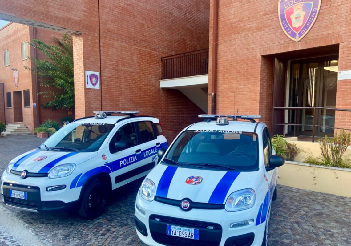 Controlli straordinari a Fondi: 61 stranieri identificati e verifiche in 4 immobili