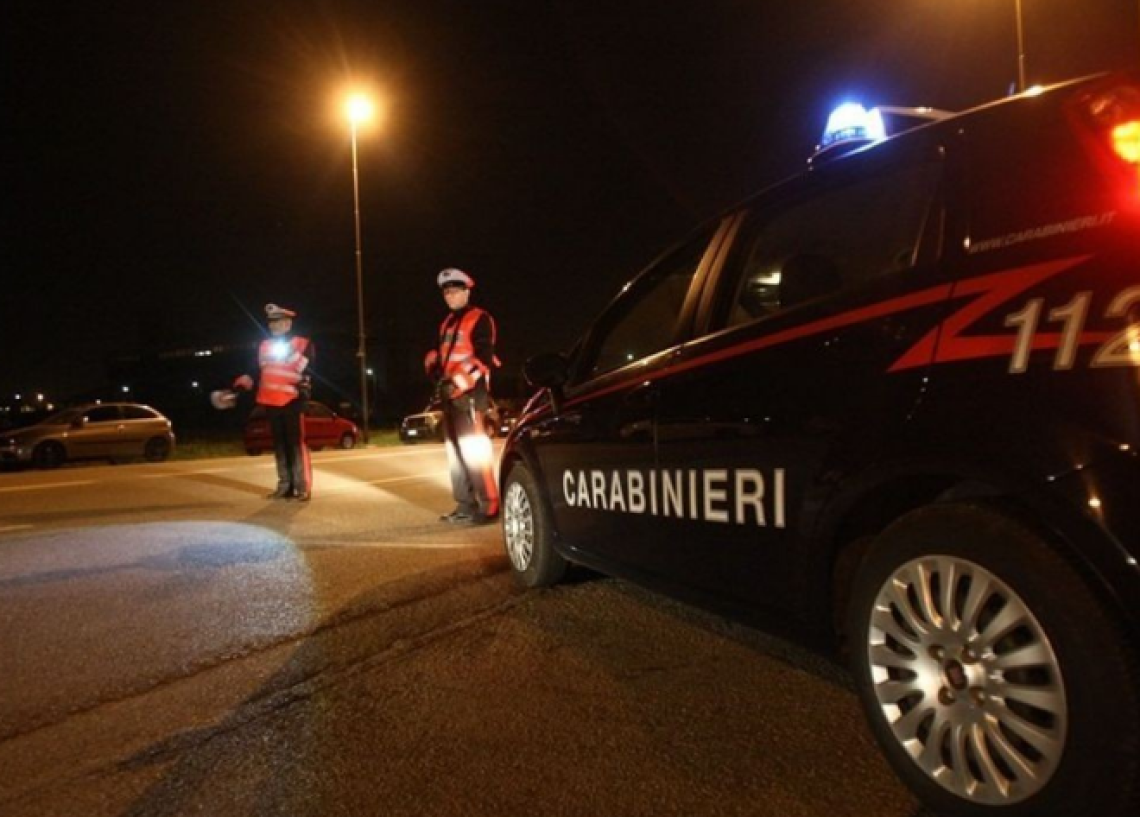Rifiuta alcol e droga test: denunciato 32enne, auto senza assicurazione