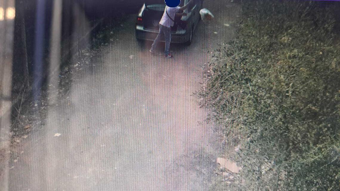 Rifiuti abbandonati, 24 sanzioni in un mese: stretta su controlli e videosorveglianza