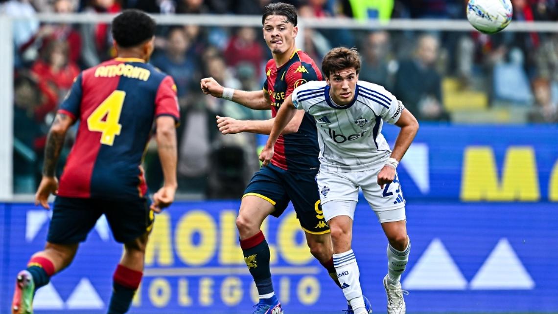 Il Como vince a Genova e si riprende il quinto posto