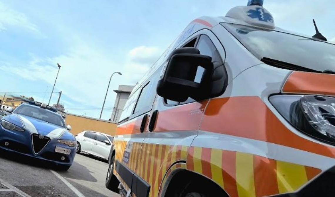 I vicini non lo vedono da tempo e danno l'allarme, era morto in casa da un mese