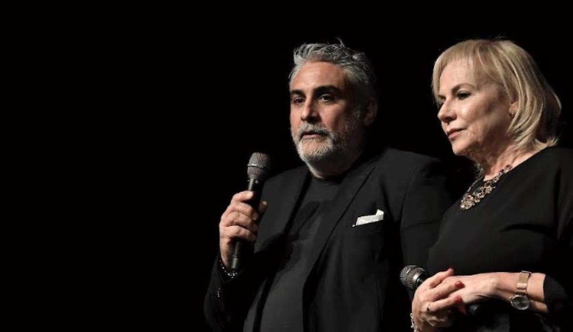 Si ride a teatro con Buccirosso, l'artista sul palco del D'Annunzio