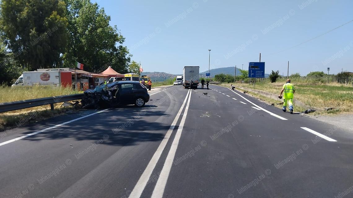 Schianto tra auto e camion, incidente sulla Monti Lepini
