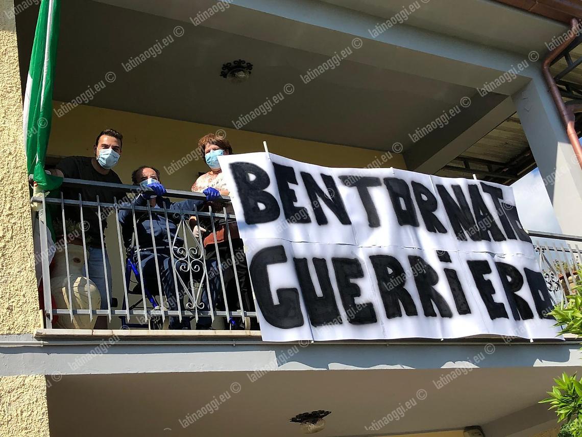 Batte il Covid e torna a casa dopo il coma, festa per Luciano