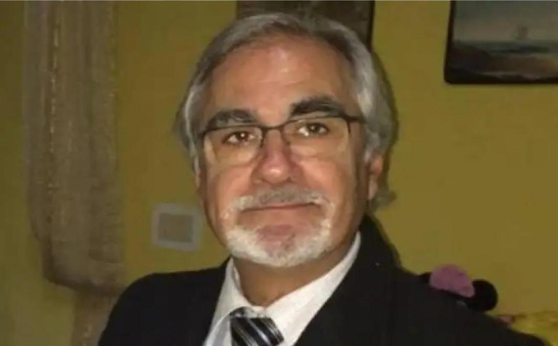 Trova 2.500 euro in strada, l'ex consigliere li porta in polizia