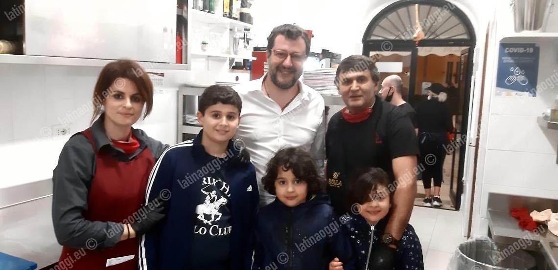 Ristoratore tunisino: "Onorato di avere avuto Salvini a cena"