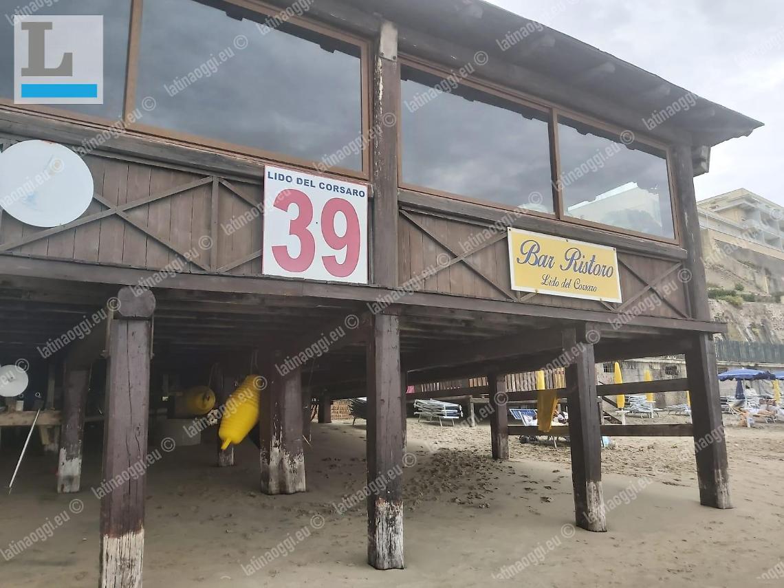 Si trovano in difficoltà mentre fanno il bagno, brillante salvataggio ad Anzio