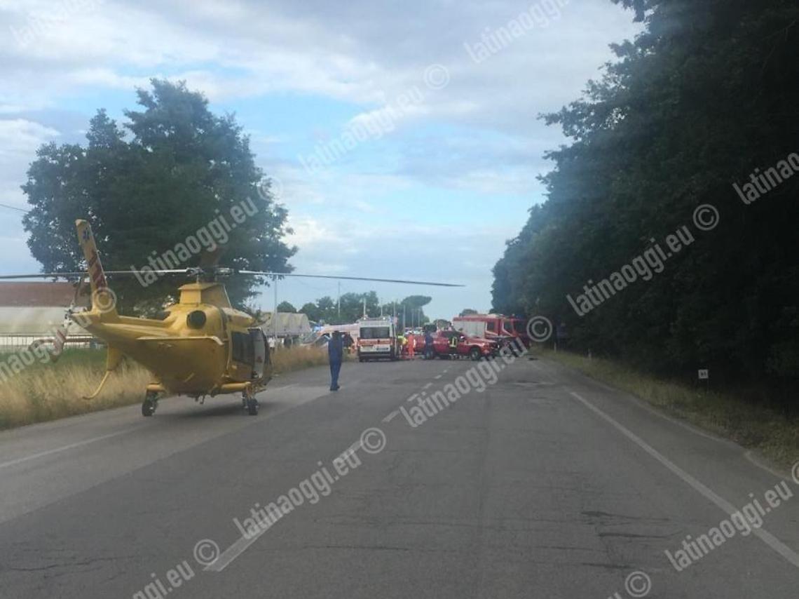Grave incidente sulla Pontina, atterra un'eliambulanza