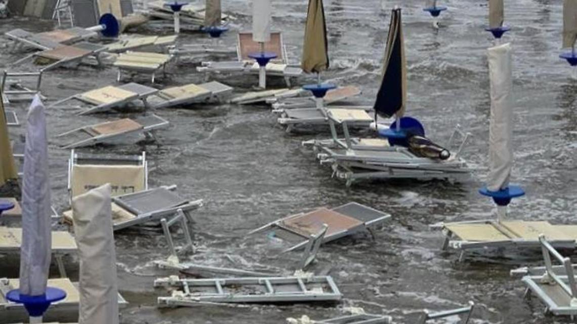 Mareggiata al lido, chiesto lo stato di calamità naturale