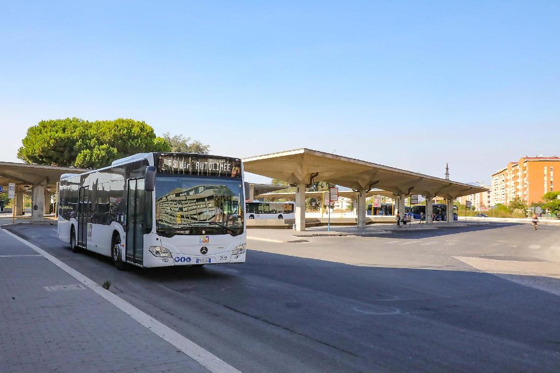 Eroina nelle mutande, pusher assolto