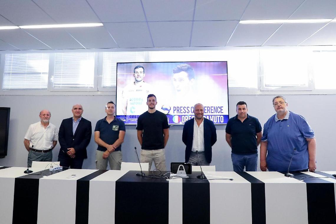 La Top Volley Cisterna ha presentato uno dei volti nuovi, Oreste Cavuto