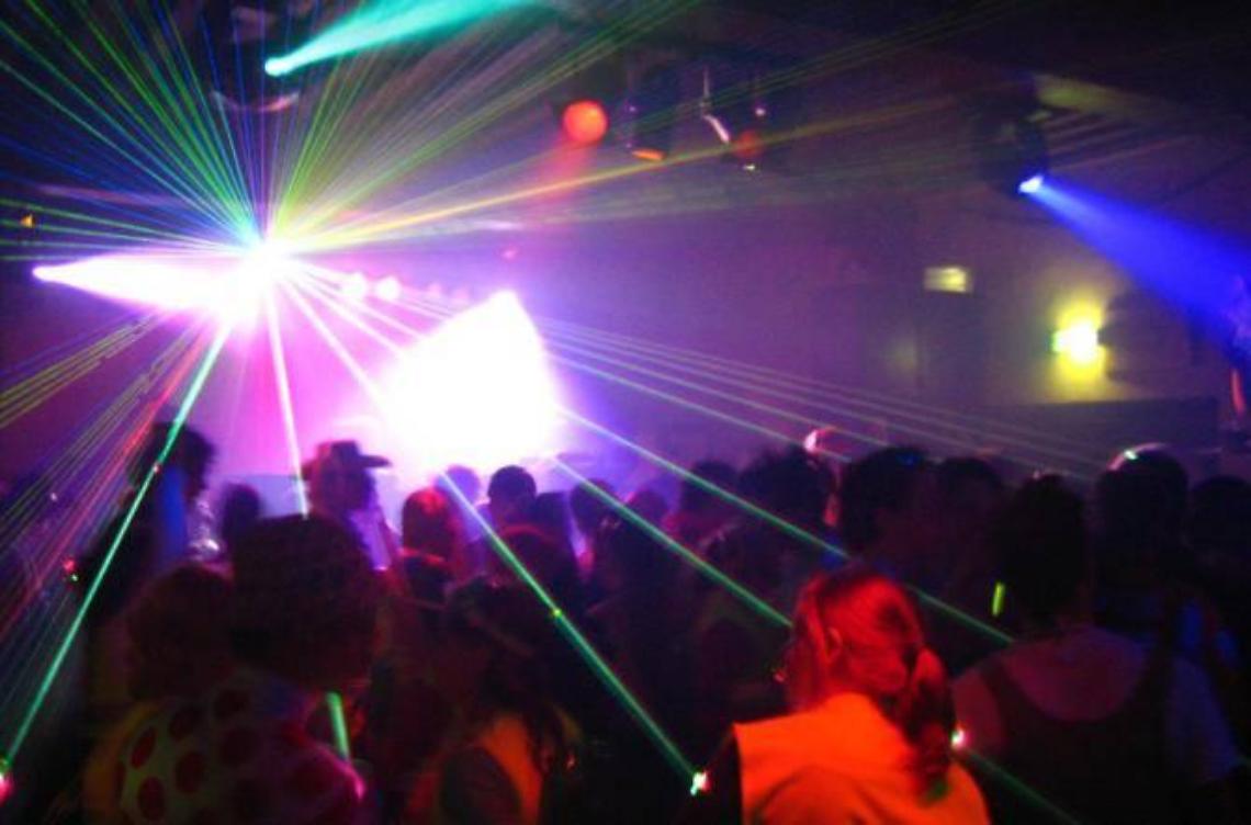 Fase 3, riaprono discoteche, sale giochi e bingo. Fissato l'orario di chiusura