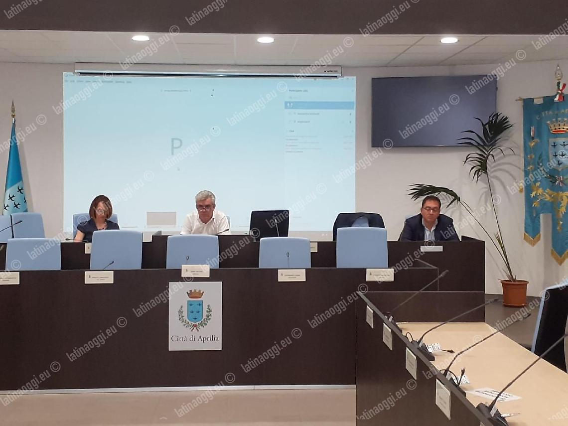 Il sindaco Terra: "subito il nuovo assessore", il favorito è D'Alessandro
