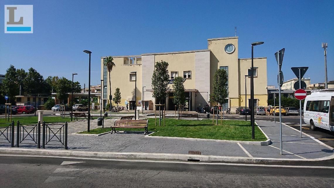 Cinque ragazzi di Aprilia aggrediti con calci e pugni e poi rapinati a Nettuno