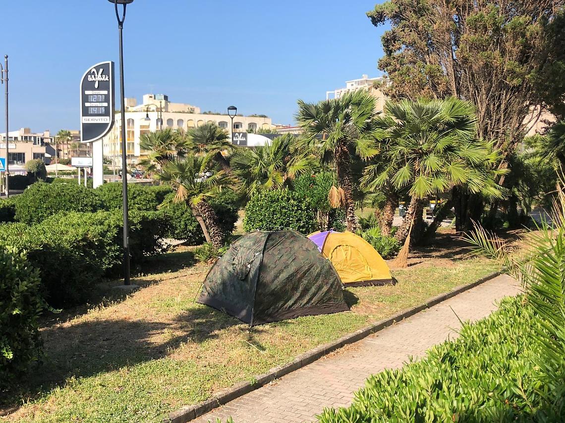 Campeggio abusivo a pochi passi dal centro
