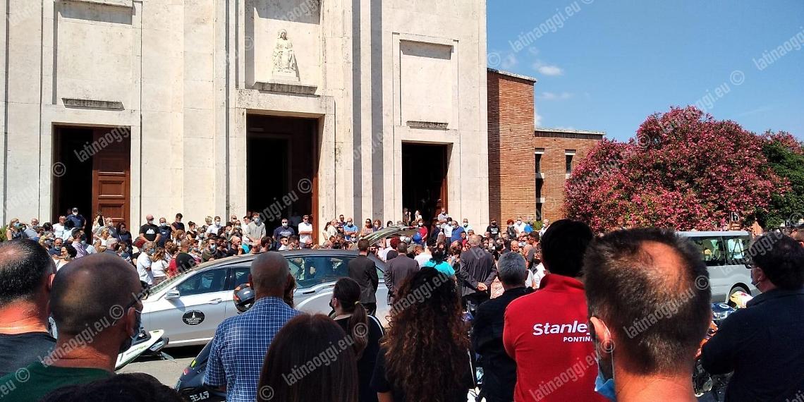 Grande commozione a Pontinia per i funerali di Giovanni Torelli