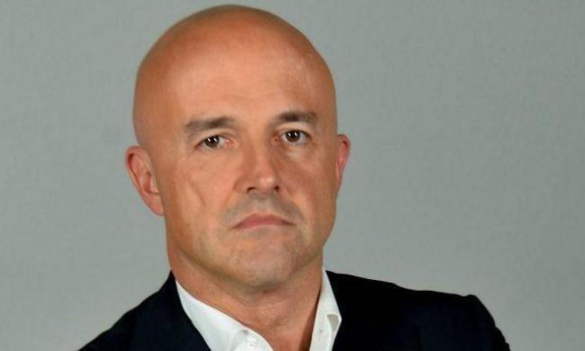 La disinformazione che mangia la verità, Nuzzi riscrive le regole