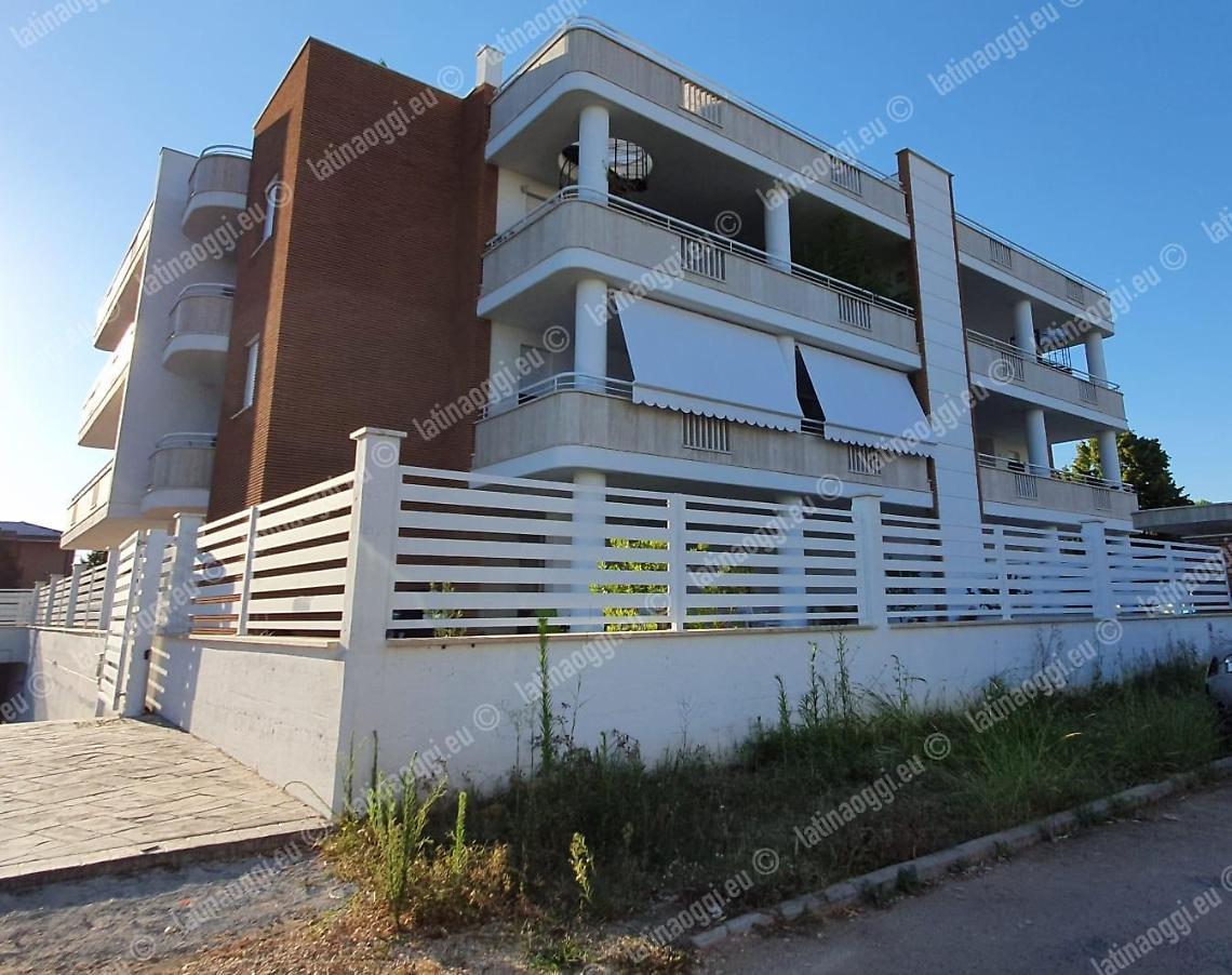 Locali tecnici irregolari all'ultimo piano, chiesto il sequestro