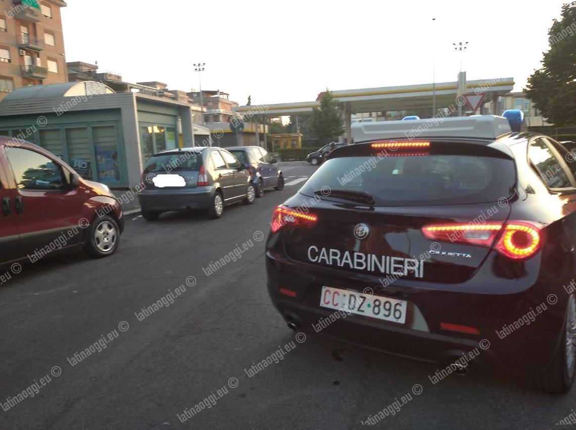 Anziana esce a fare la spesa e viene investita, si cerca l'auto pirata